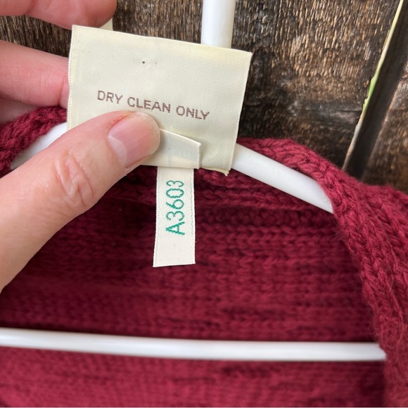 Connemara Knitwear Made In Ireland Merino Wool Cable Knit Shawl Wrap In Wine O/S - Picture 5 of 15